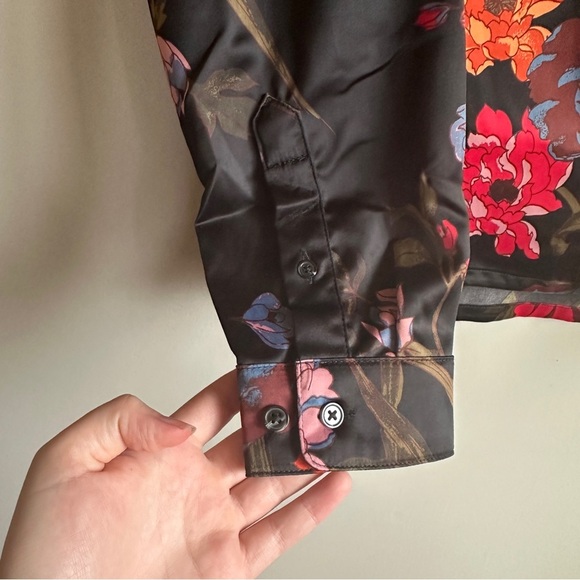 Urban Outfitters Black Floral Button Down Shirt M - Picture 5 of 13
